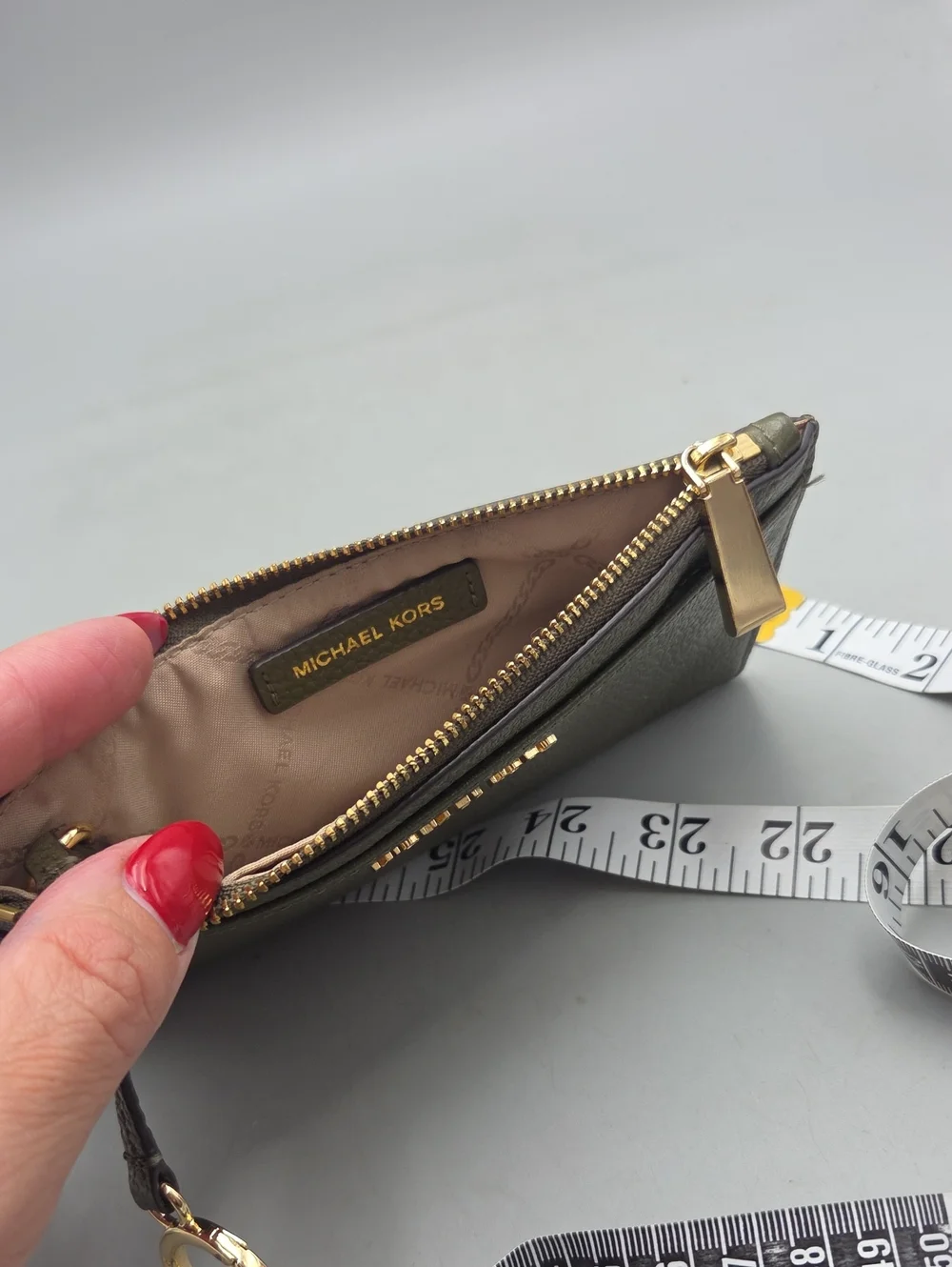 Michael Kors Olive Green Leather Card Slot Wallet Gold Tone Zip EUC